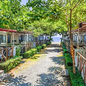 2* Campingplatz La Focetta Sicula